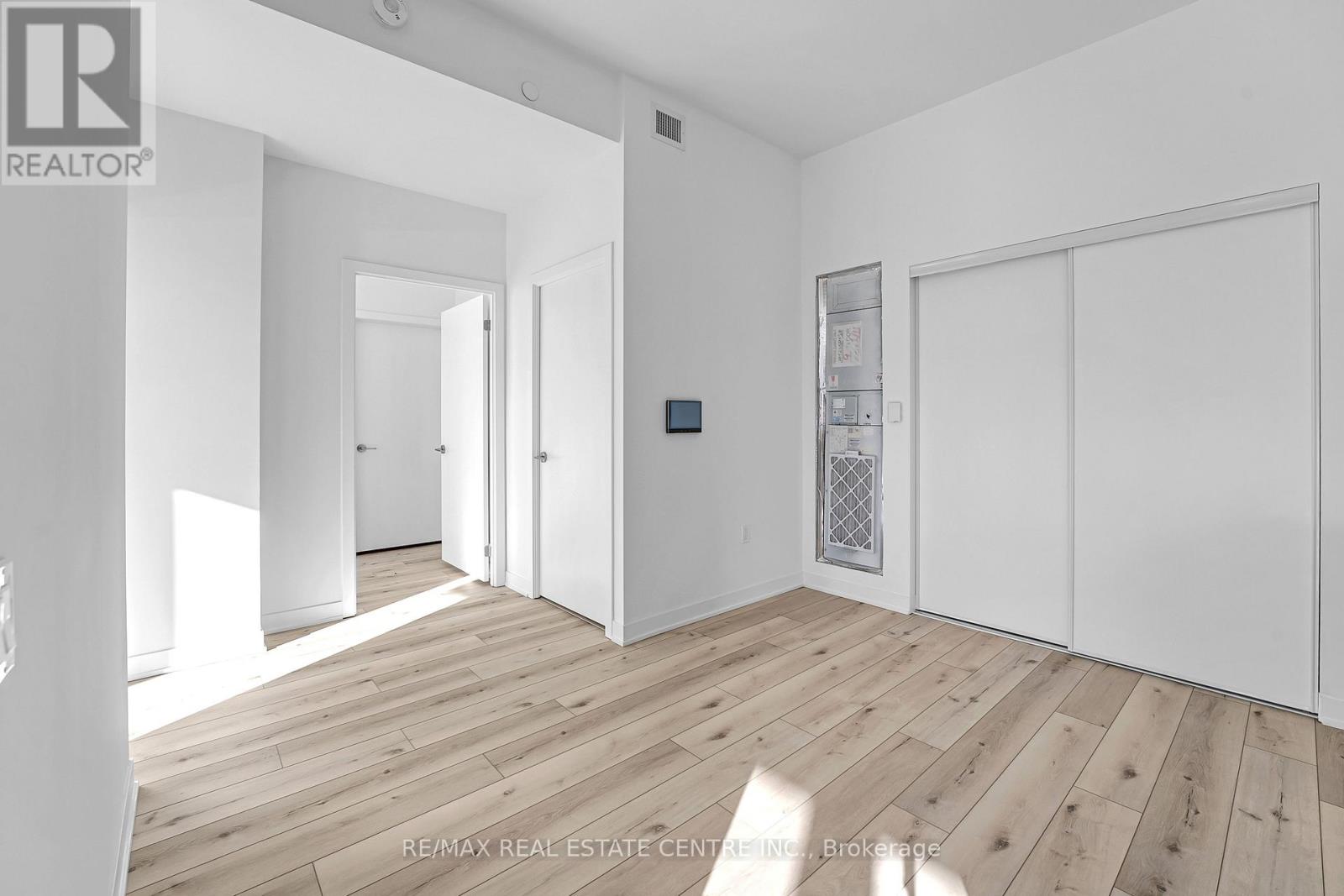 Lph23 - 395 Dundas Street W, Oakville, Ontario  L6M 5R8 - Photo 11 - W12857154