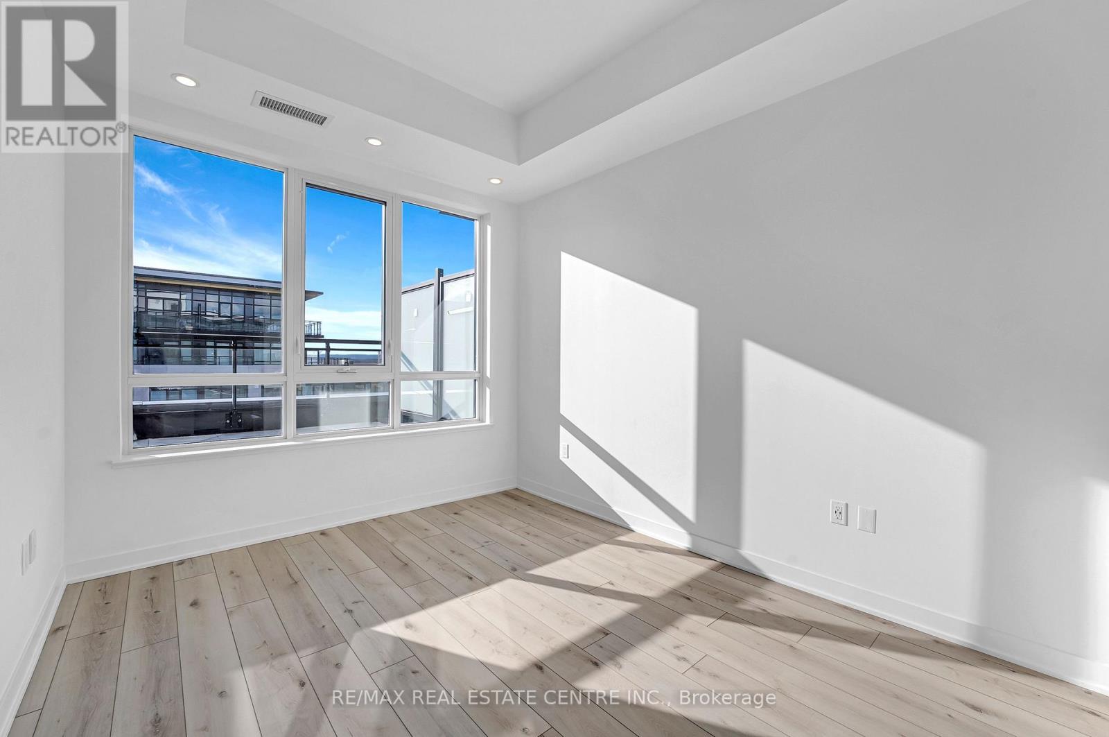 Lph23 - 395 Dundas Street W, Oakville, Ontario  L6M 5R8 - Photo 12 - W12857154