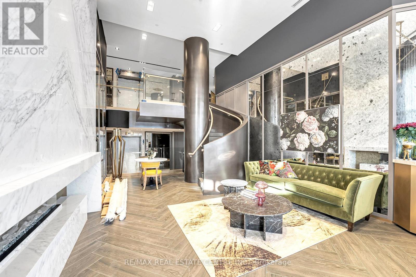 Lph23 - 395 Dundas Street W, Oakville, Ontario  L6M 5R8 - Photo 2 - W12857154