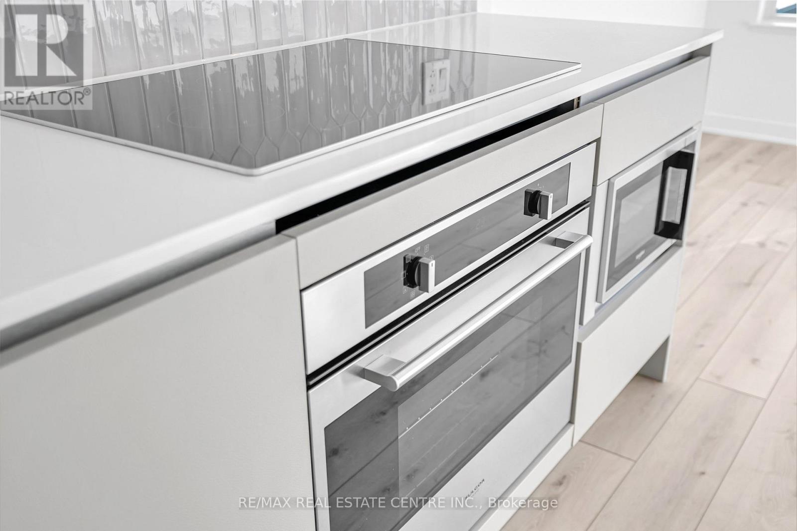 Lph23 - 395 Dundas Street W, Oakville, Ontario  L6M 5R8 - Photo 7 - W12857154