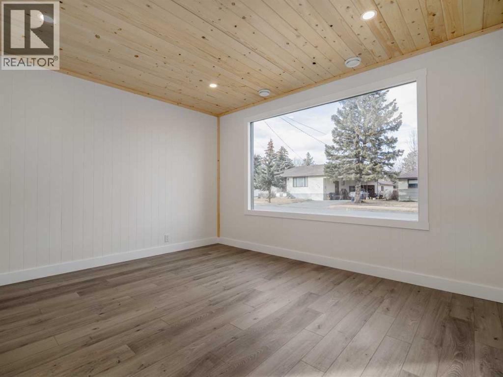 818 Mountain Street, Pincher Creek, Alberta  T0K 1W0 - Photo 9 - A2286562