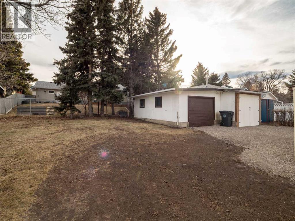 818 Mountain Street, Pincher Creek, Alberta  T0K 1W0 - Photo 31 - A2286562