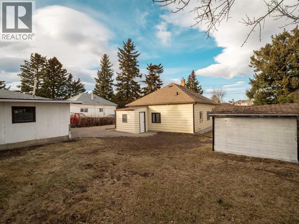 818 Mountain Street, Pincher Creek, Alberta  T0K 1W0 - Photo 32 - A2286562