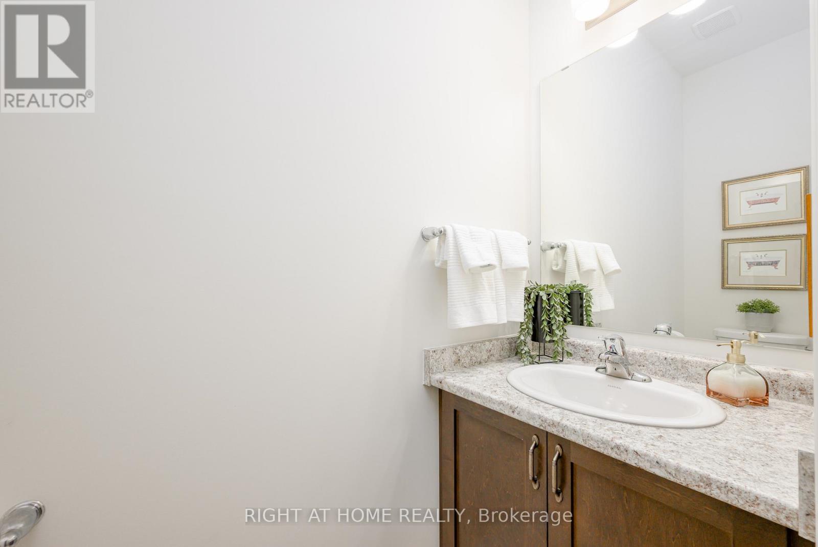 300 - 300 Mceachern Lane, Gravenhurst, Ontario  P1P 0H8 - Photo 36 - X12857130