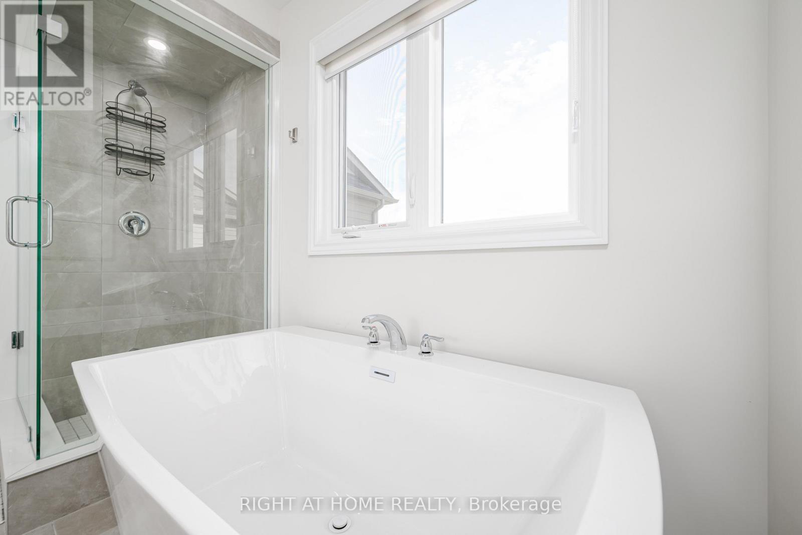 300 - 300 Mceachern Lane, Gravenhurst, Ontario  P1P 0H8 - Photo 9 - X12857130