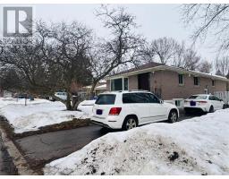 1 OTTAWA COURT, Aurora, Ontario