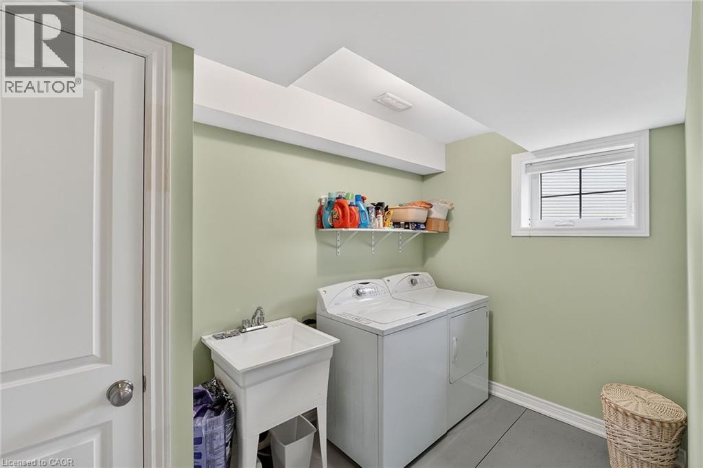 166 Michelle Court, Welland, Ontario  L3C 0A2 - Photo 18 - 40810049