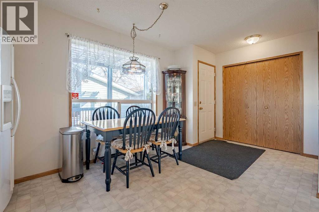 82 Martinridge Crescent Ne, Calgary, Alberta  T3J 3M4 - Photo 10 - A2274009