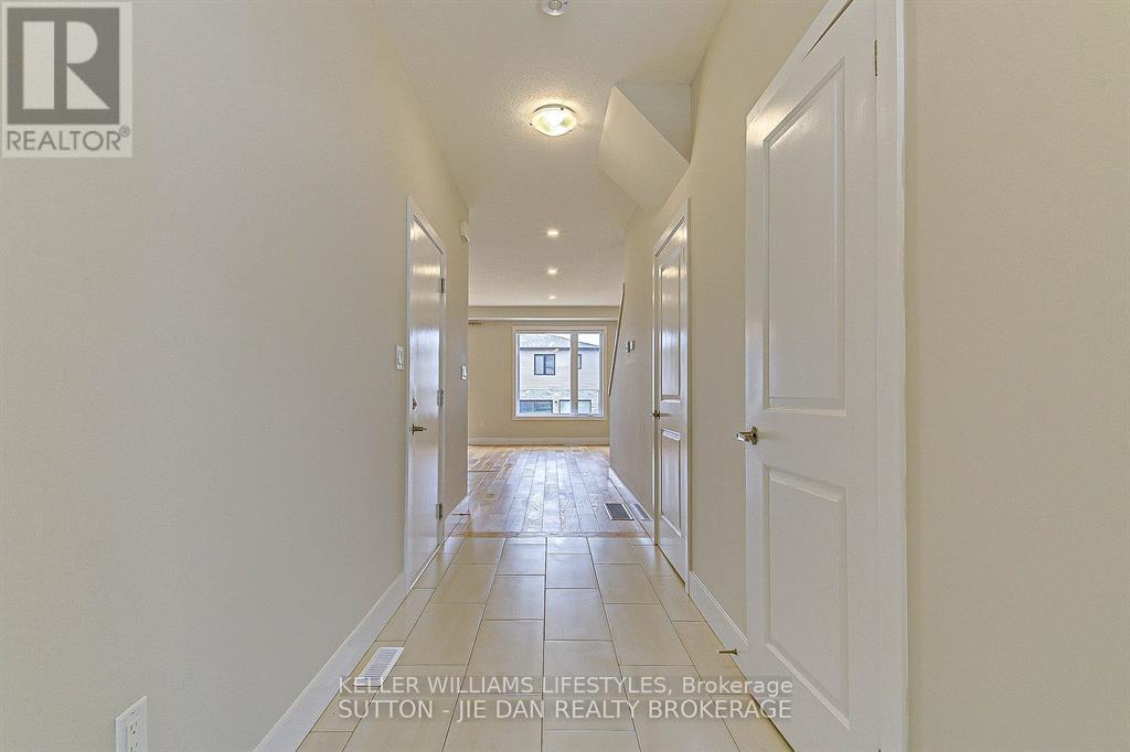 350 Edge Valley Road, London East, Ontario  N5V 5J3 - Photo 2 - X12857234