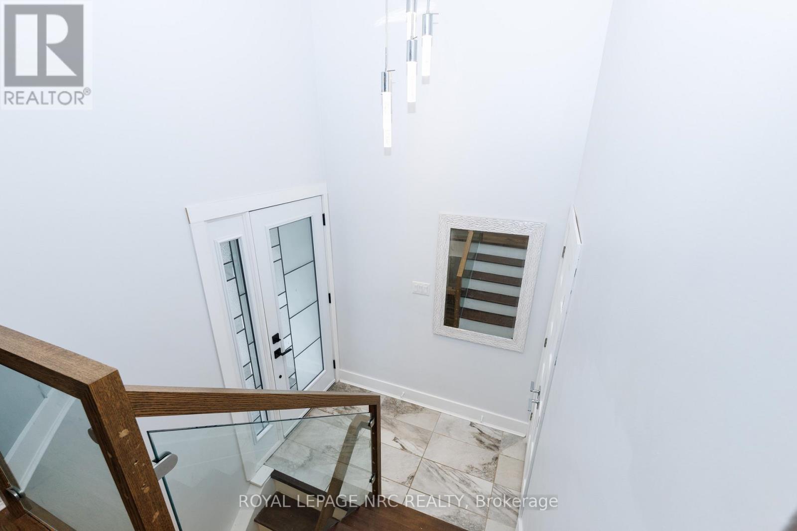 7000 Briarwood Avenue, Niagara Falls, Ontario  L2E 6Y1 - Photo 2 - X12857212