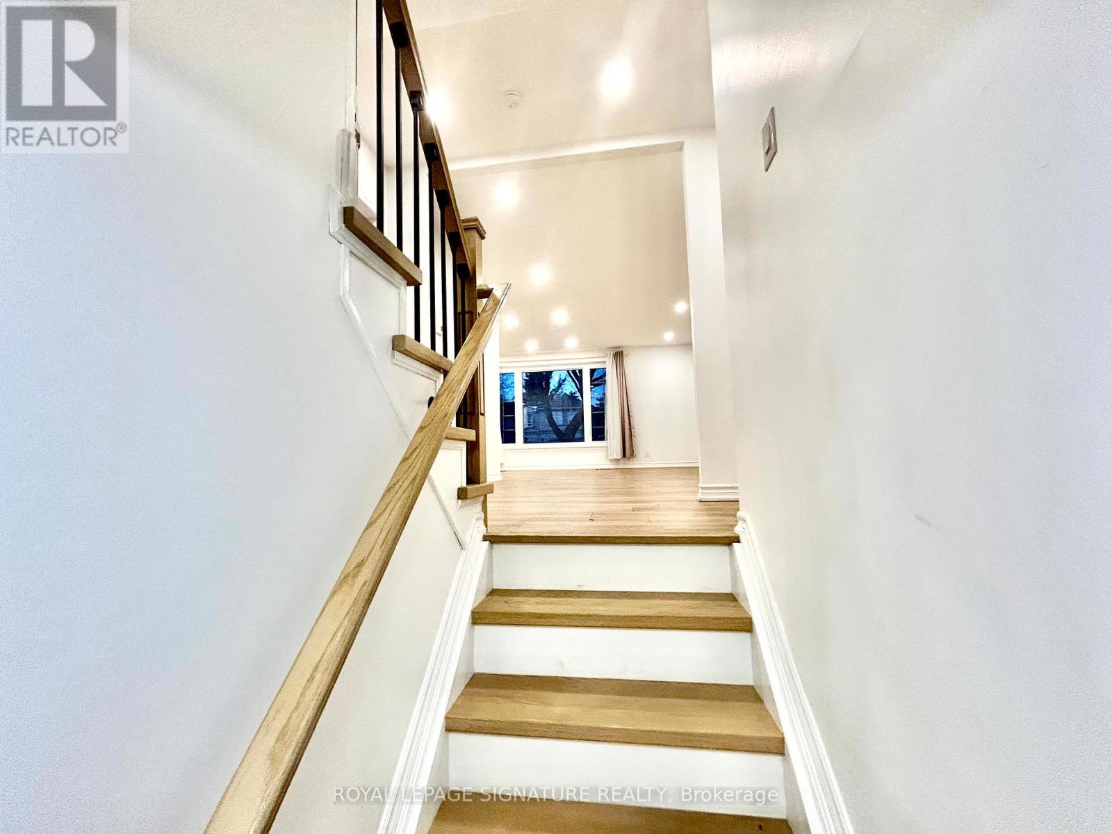 14 Glentworth Road, Toronto, Ontario  M2J 2E6 - Photo 24 - C12857054