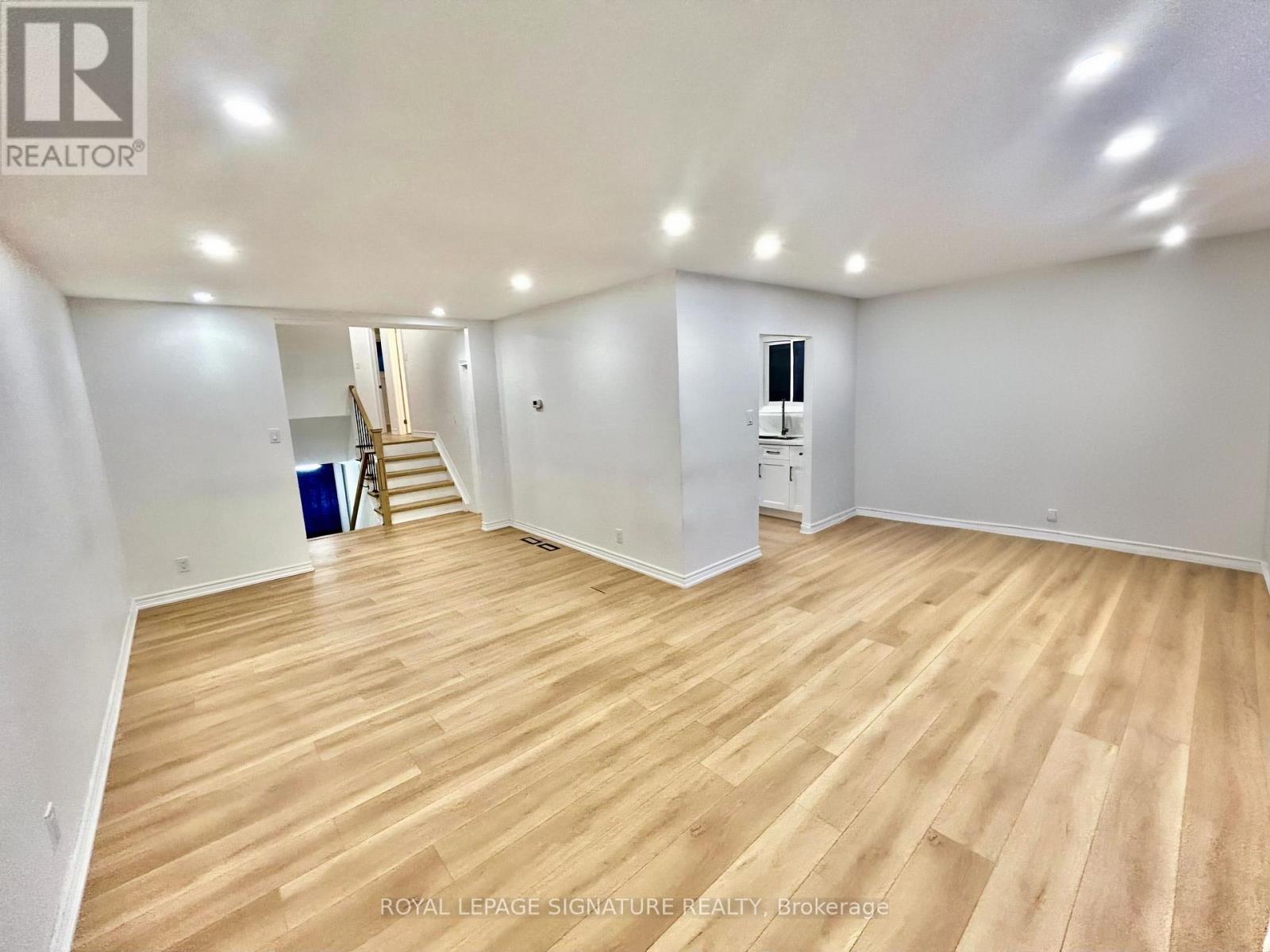 14 Glentworth Road, Toronto, Ontario  M2J 2E6 - Photo 14 - C12857054