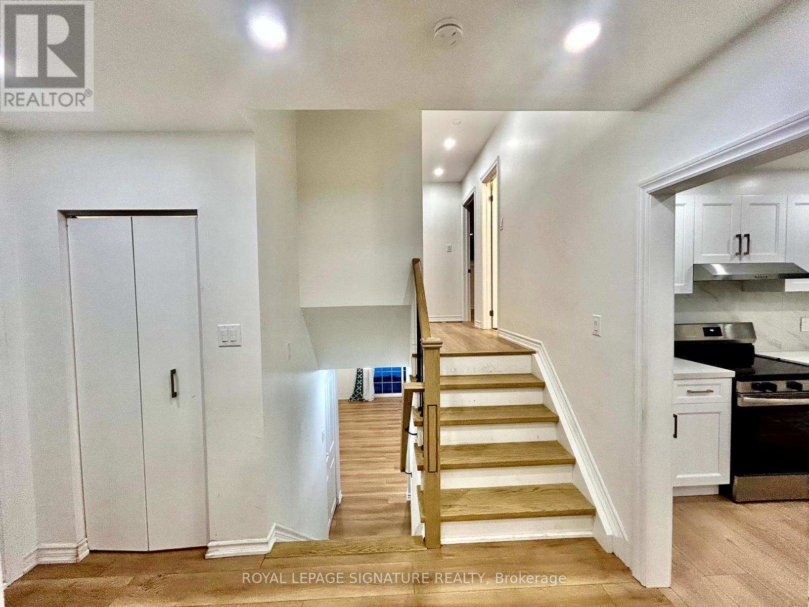 14 Glentworth Road, Toronto, Ontario  M2J 2E6 - Photo 13 - C12857054