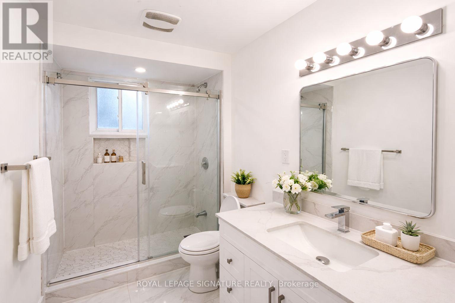 14 Glentworth Road, Toronto, Ontario  M2J 2E6 - Photo 12 - C12857054