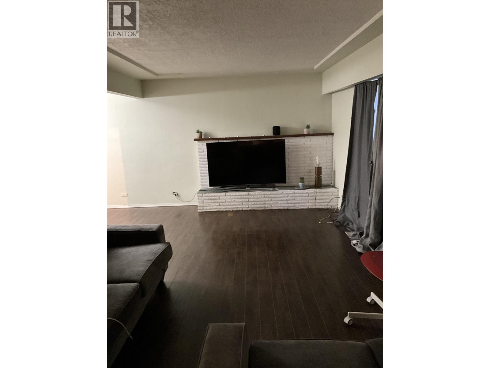 9229 10th Avenue, Burnaby, British Columbia  V3N 2T3 - Photo 6 - R3083283