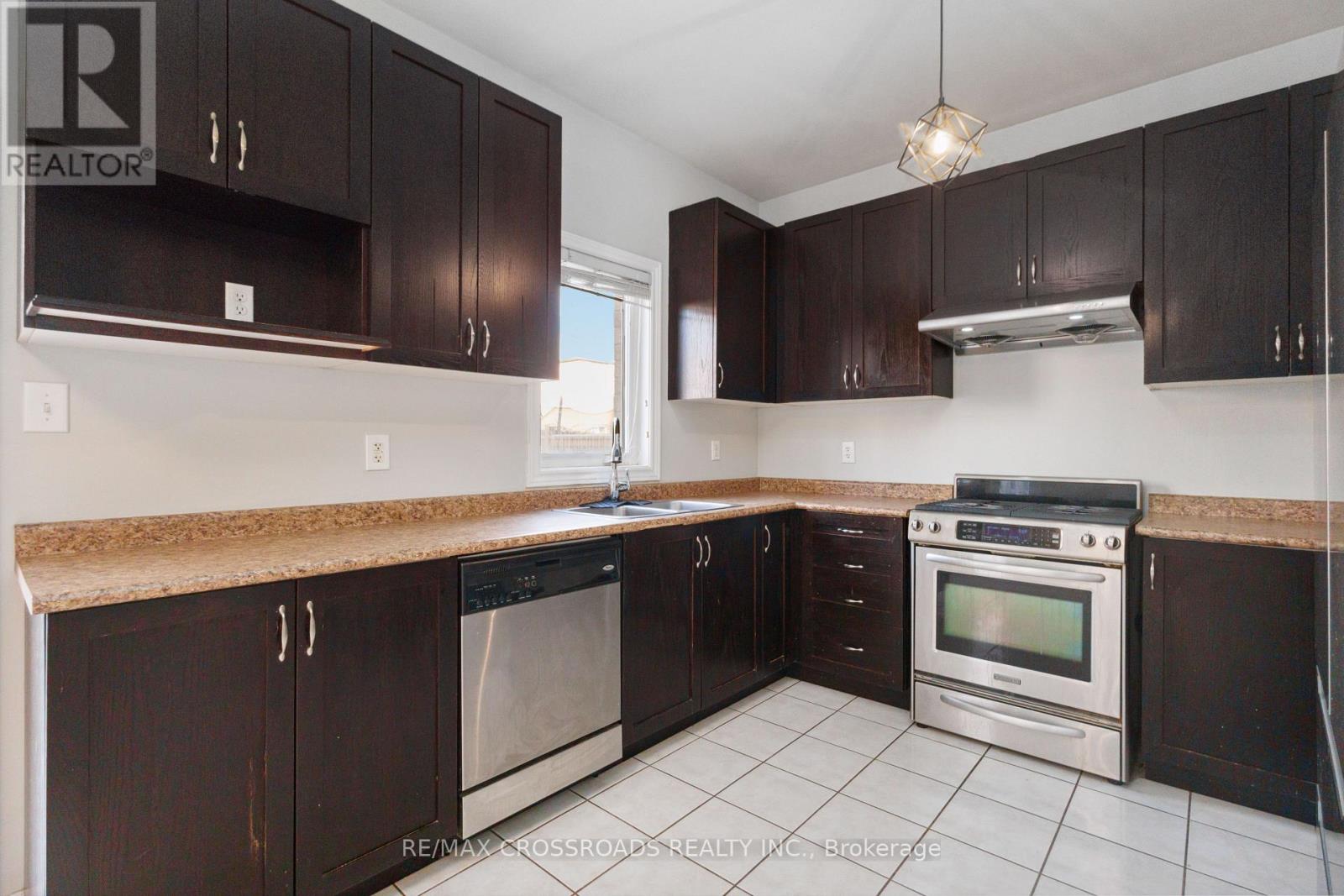 14 Ann Louise Crescent, Markham, Ontario  L3S 0A8 - Photo 8 - N12857184