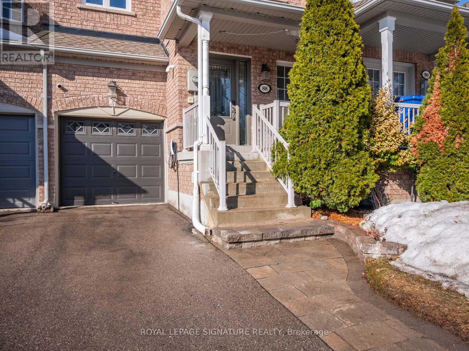 88 Burgess Crescent, Newmarket, Ontario  L3X 2T8 - Photo 3 - N12857188