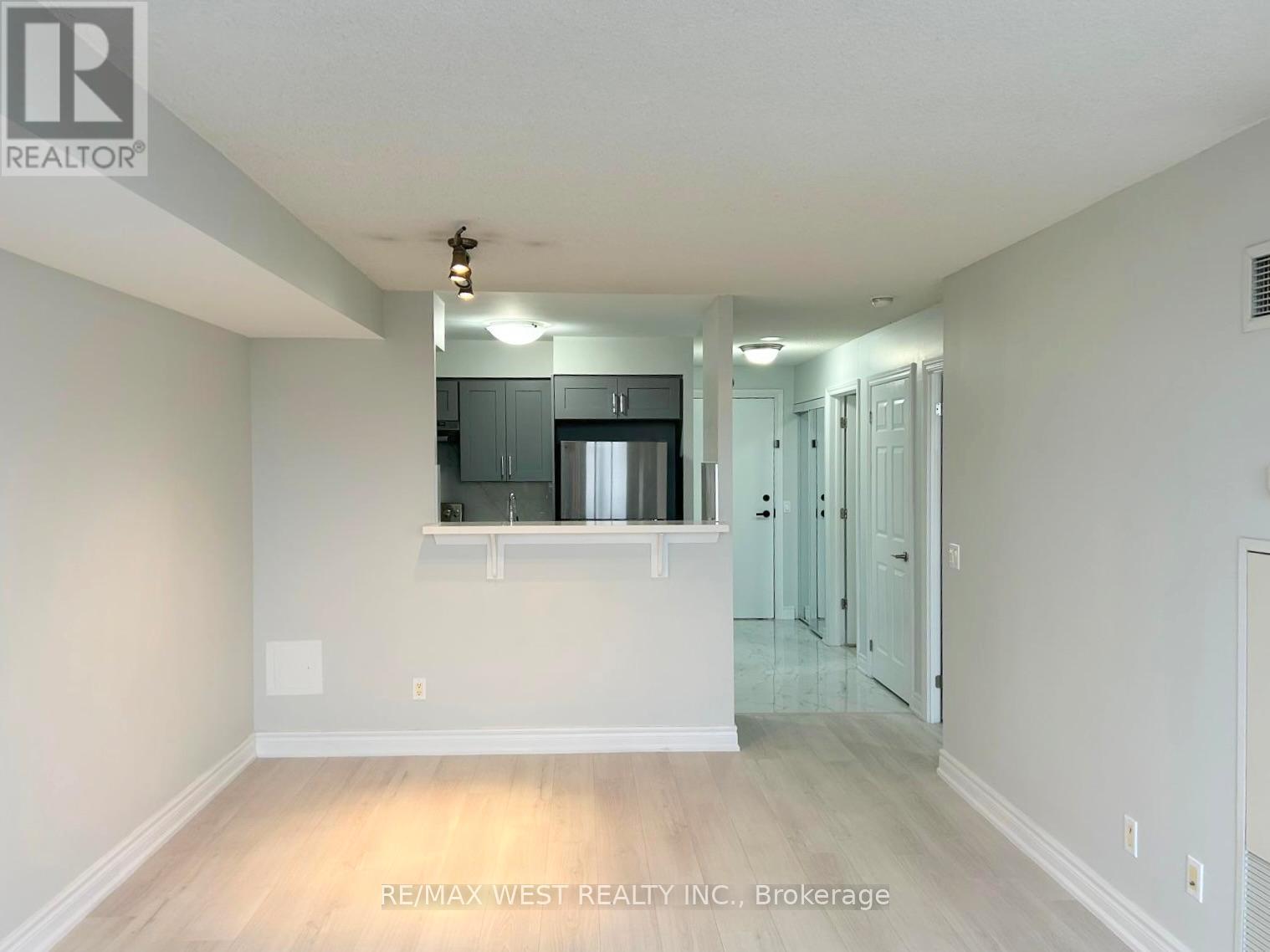 529 - 700 Humberwood Boulevard, Toronto, Ontario  M9W 7J4 - Photo 7 - W12857176