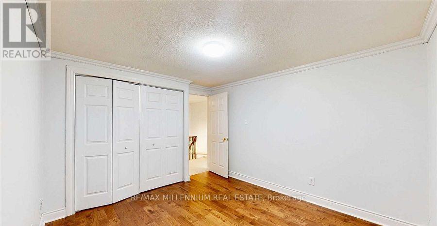 8 Dalzell Avenue, Brampton, Ontario  L6Z 2C5 - Photo 13 - W12857224