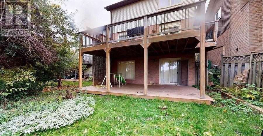 8 Dalzell Avenue, Brampton, Ontario  L6Z 2C5 - Photo 17 - W12857224