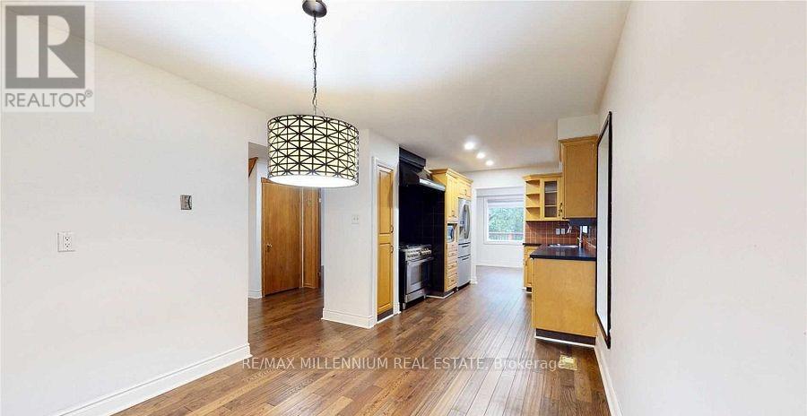 8 Dalzell Avenue, Brampton, Ontario  L6Z 2C5 - Photo 4 - W12857224