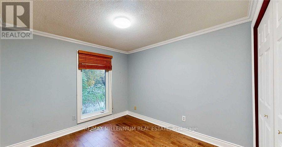 8 Dalzell Avenue, Brampton, Ontario  L6Z 2C5 - Photo 8 - W12857224