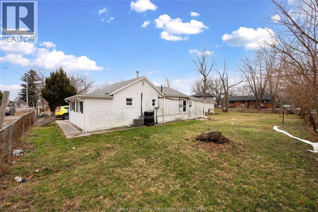 1763 Dominion Boulevard, Windsor, Ontario  N9B 3H6 - Photo 5 - 26004785