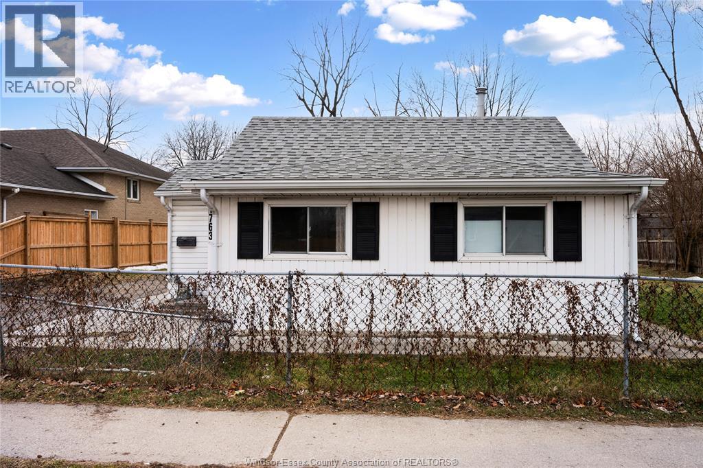 1763 Dominion Boulevard, Windsor, Ontario  N9B 3H6 - Photo 2 - 26004785