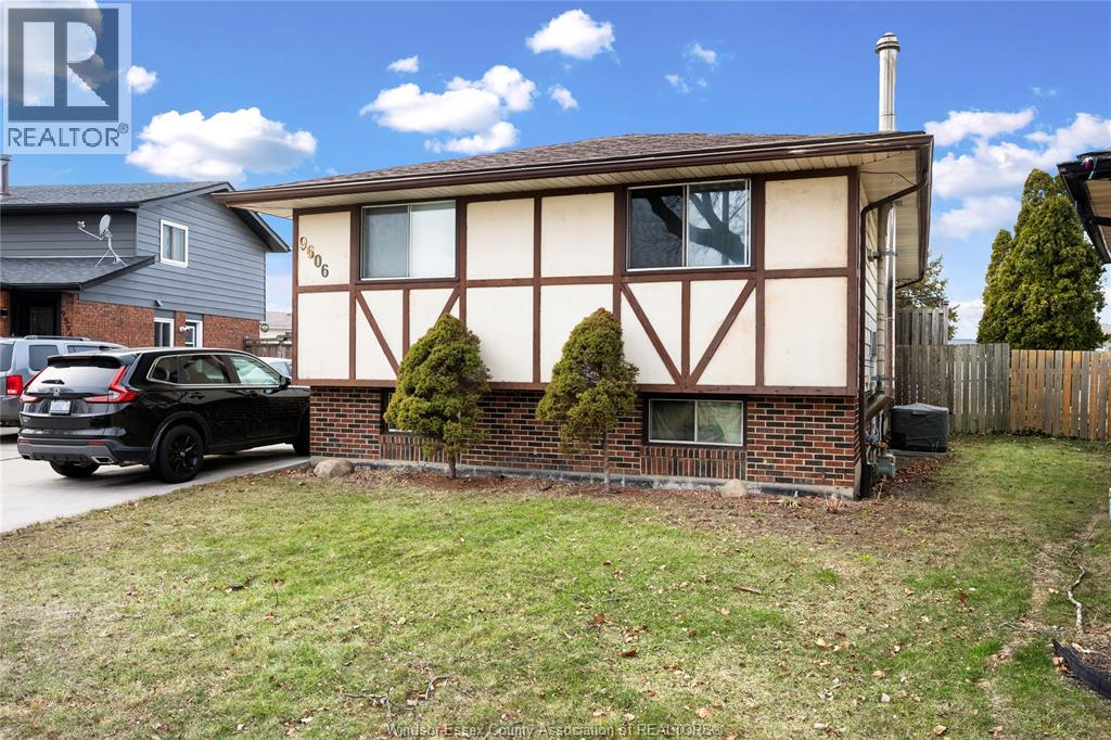 9606 Avery Lane, Windsor, Ontario  N8R 2A2 - Photo 2 - 26004786