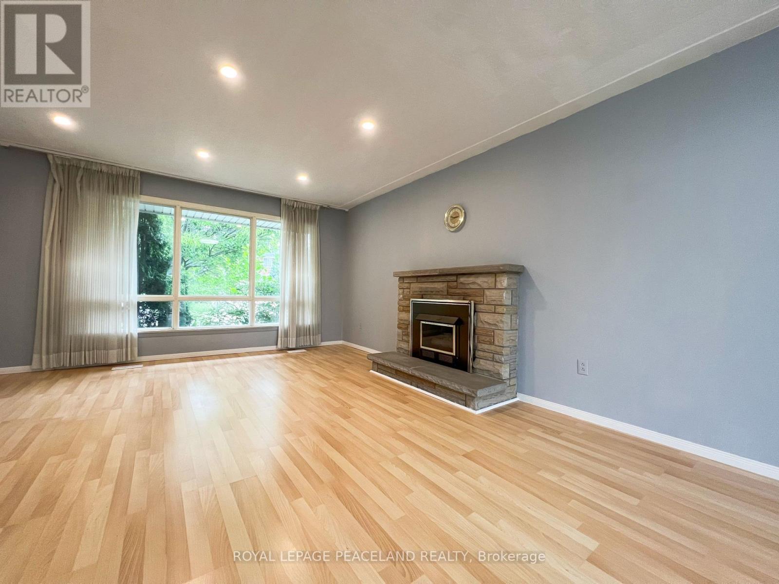 403 Denlow Avenue, Hamilton, Ontario  L9C 1K1 - Photo 4 - X12857172