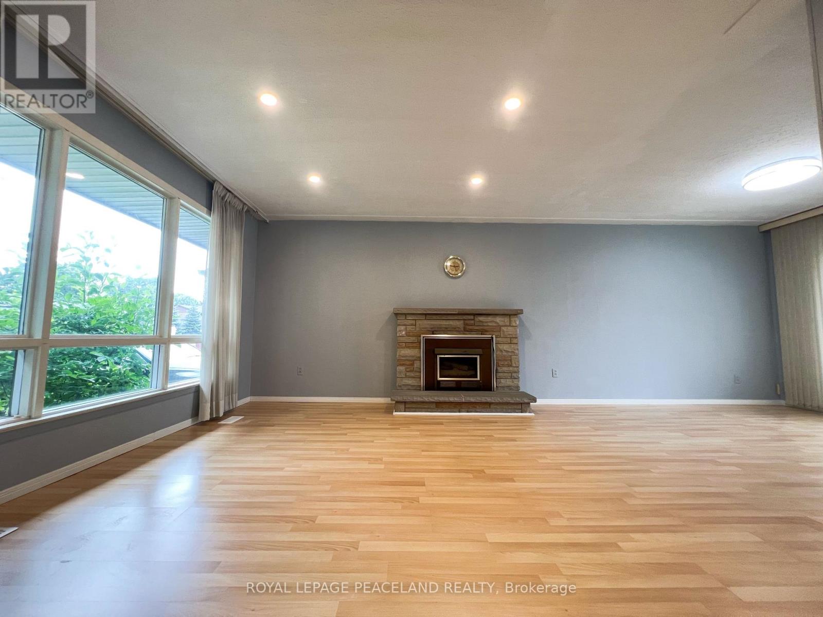 403 Denlow Avenue, Hamilton, Ontario  L9C 1K1 - Photo 5 - X12857172