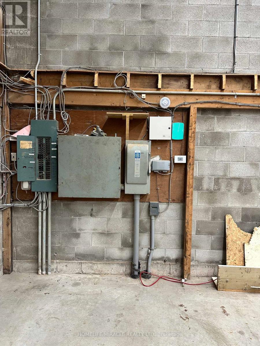 31 Thames Street S, Ingersoll, Ontario  N5C 2S8 - Photo 12 - X12857180