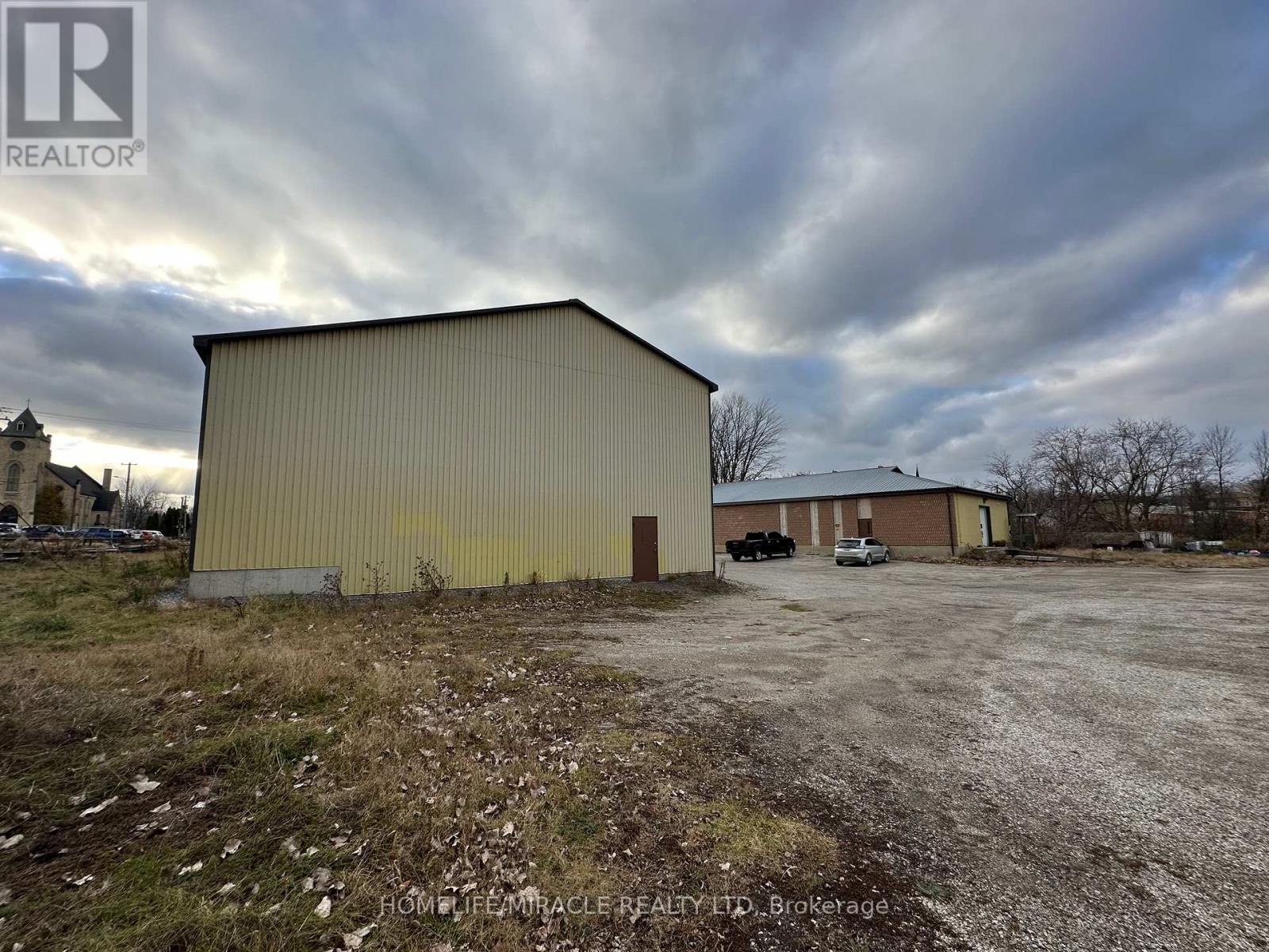 31 Thames Street S, Ingersoll, Ontario  N5C 2S8 - Photo 2 - X12857180