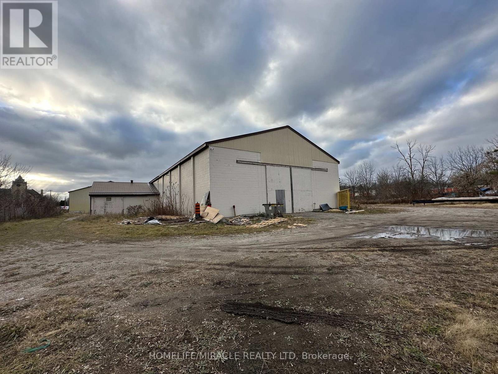 31 Thames Street S, Ingersoll, Ontario  N5C 2S8 - Photo 3 - X12857180