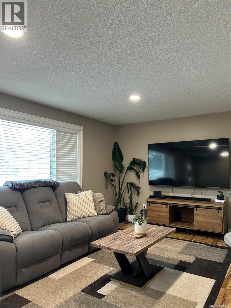 816 8th Avenue, Rosthern, Saskatchewan  S0K 3R0 - Photo 6 - SK029925