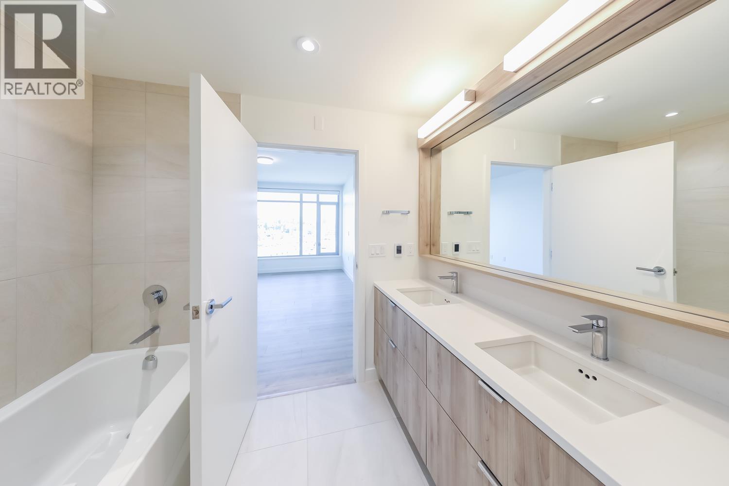 901 755 Harbourside Drive, North Vancouver, British Columbia  V7P 0G1 - Photo 9 - R3097105