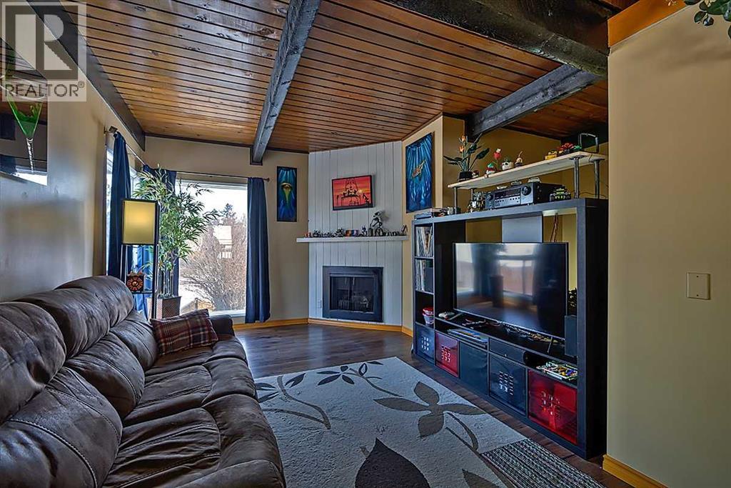 80 Queen Alexandra Close Se, Calgary, Alberta  T2J 3P8 - Photo 2 - A2290586