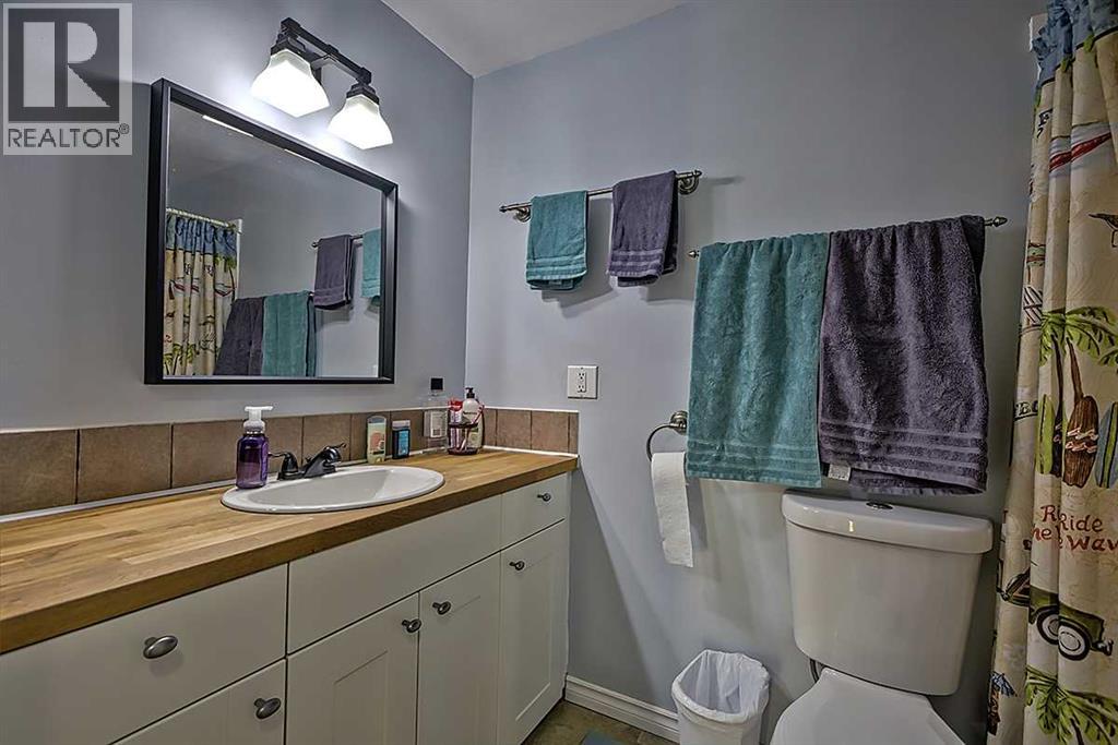 80 Queen Alexandra Close Se, Calgary, Alberta  T2J 3P8 - Photo 10 - A2290586