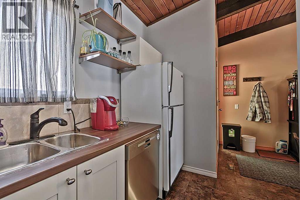 80 Queen Alexandra Close Se, Calgary, Alberta  T2J 3P8 - Photo 9 - A2290586