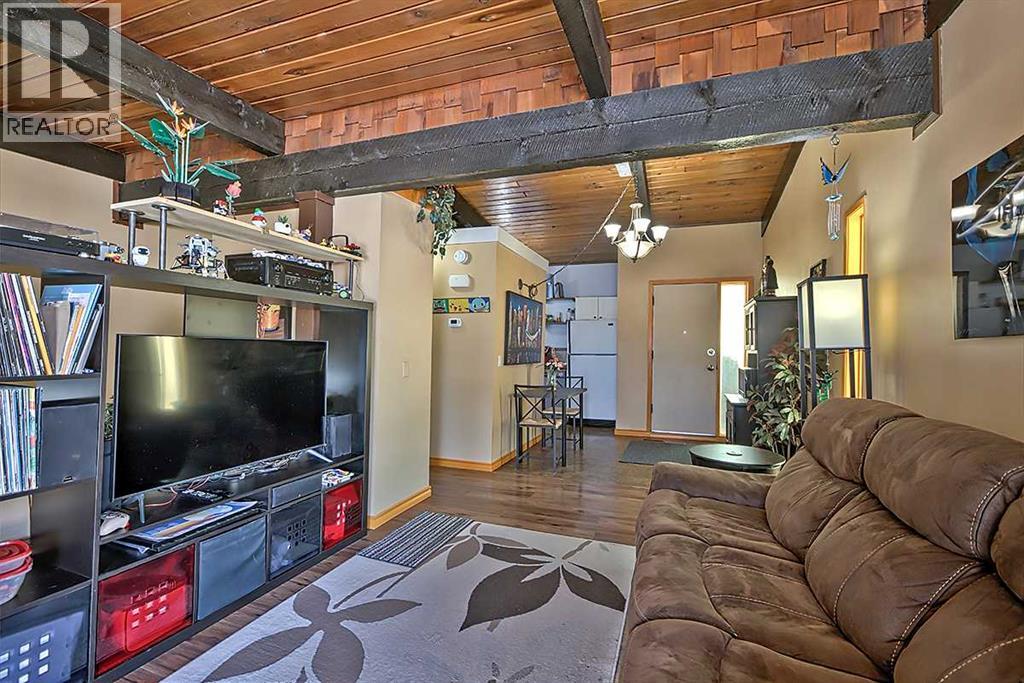 80 Queen Alexandra Close Se, Calgary, Alberta  T2J 3P8 - Photo 5 - A2290586