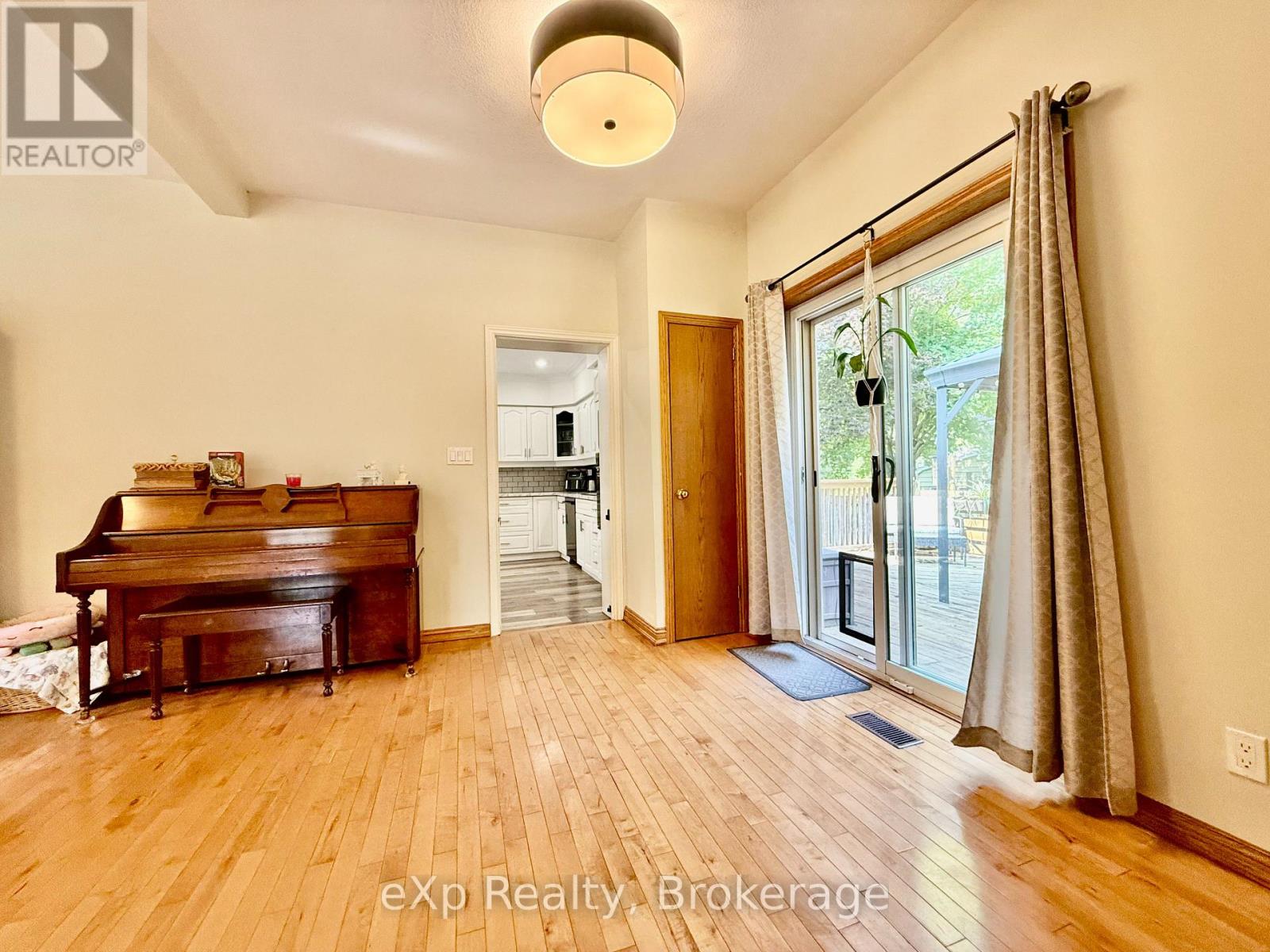 507 Mary Street, Brockton, Ontario  N0G 2V0 - Photo 5 - X12857256