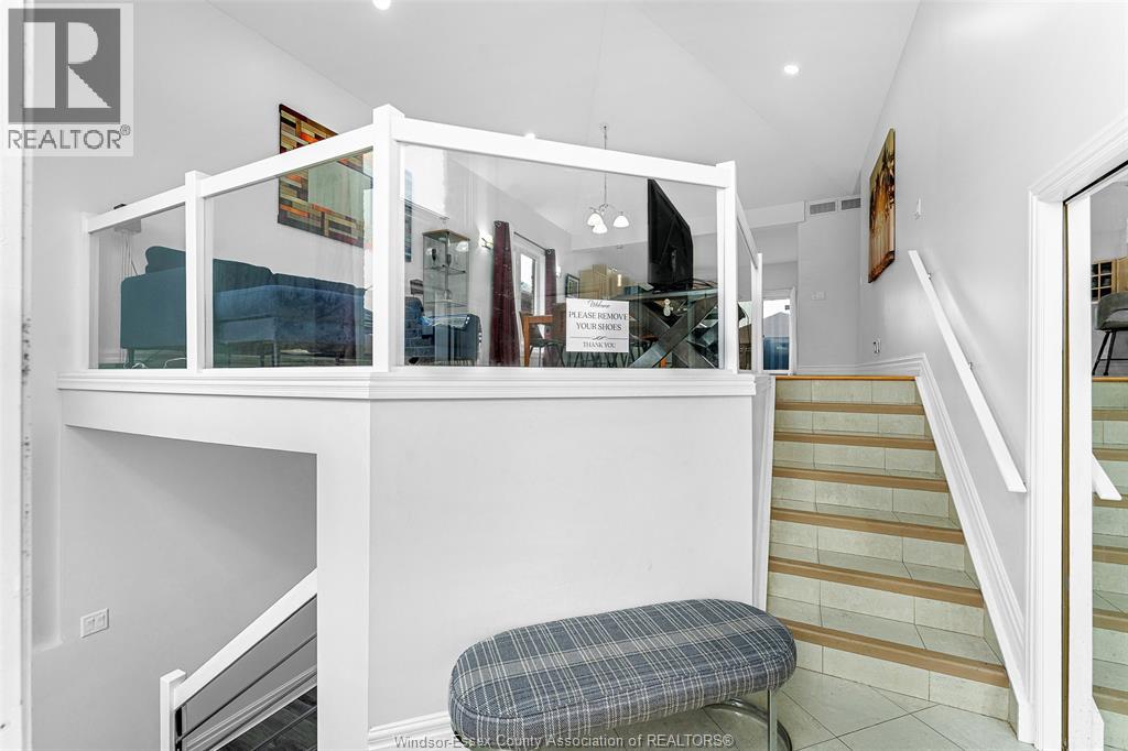 4892 Barcelona Crescent, Windsor, Ontario  N9G 3G1 - Photo 2 - 26004775