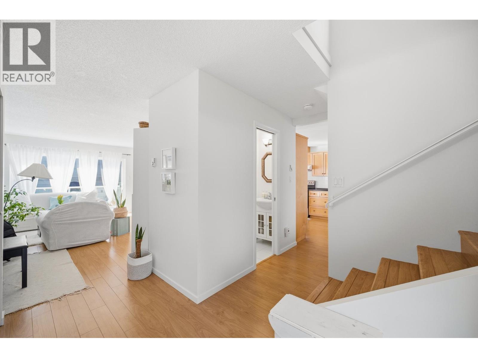 1309 Mahon Avenue, North Vancouver, British Columbia  V7M 2S2 - Photo 4 - R3096785