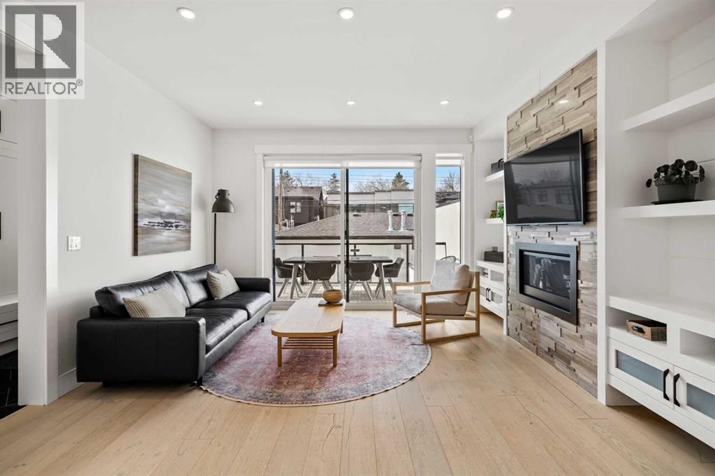 3319 41 Street Sw, Calgary, Alberta  T3E 3L3 - Photo 11 - A2286098