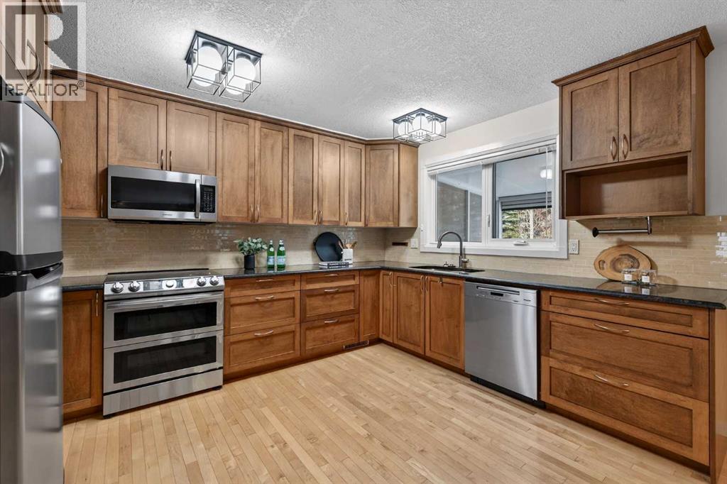 315 Woodhaven Place Sw, Calgary, Alberta  T2W 5P4 - Photo 11 - A2289181