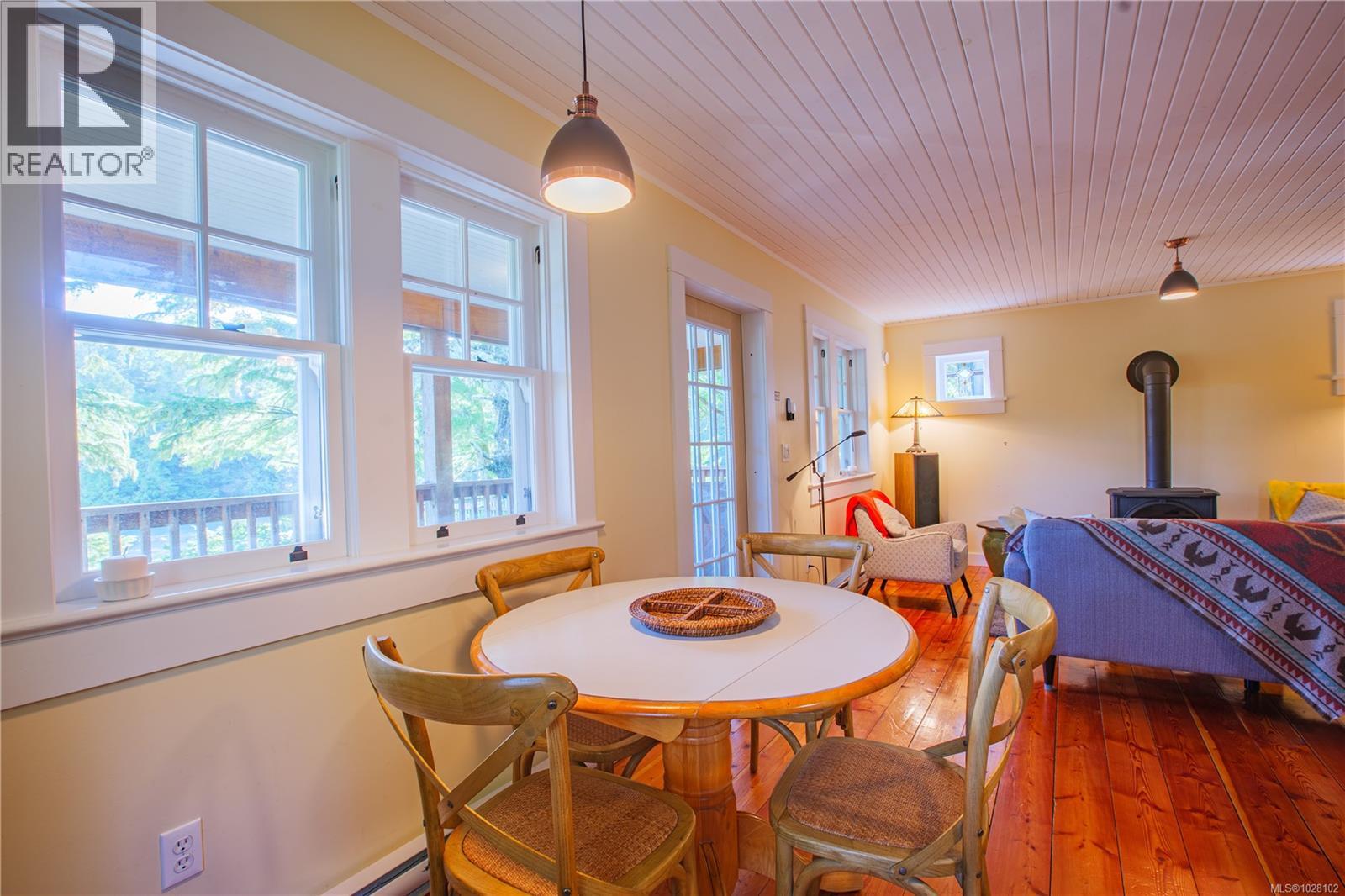 225 Boardwalk Blvd, Ucluelet, British Columbia  V0R 3A0 - Photo 10 - 1028102