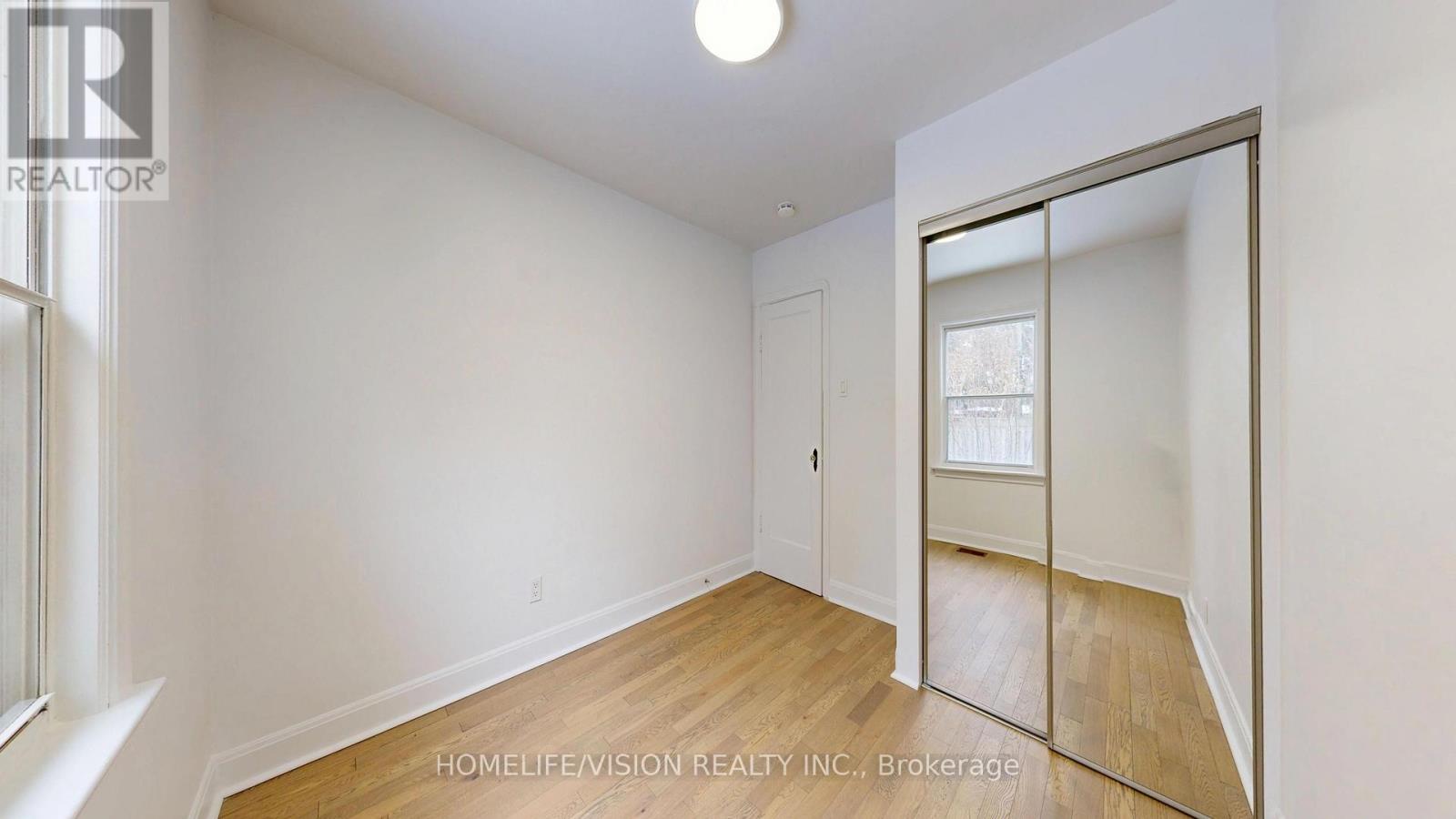 37 Davies Crescent, Toronto, Ontario  M4J 2X7 - Photo 12 - E12857220