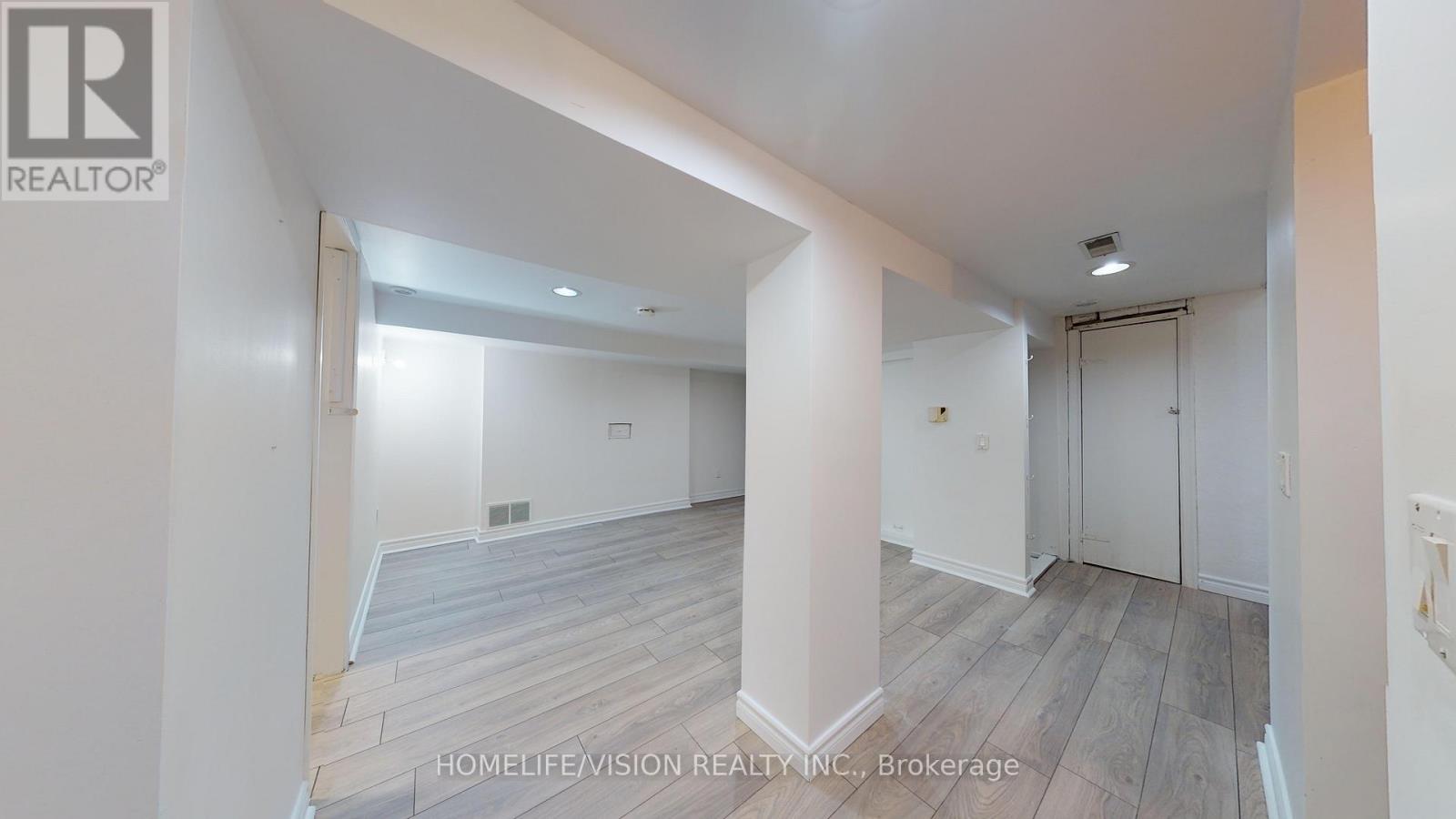 37 Davies Crescent, Toronto, Ontario  M4J 2X7 - Photo 14 - E12857220