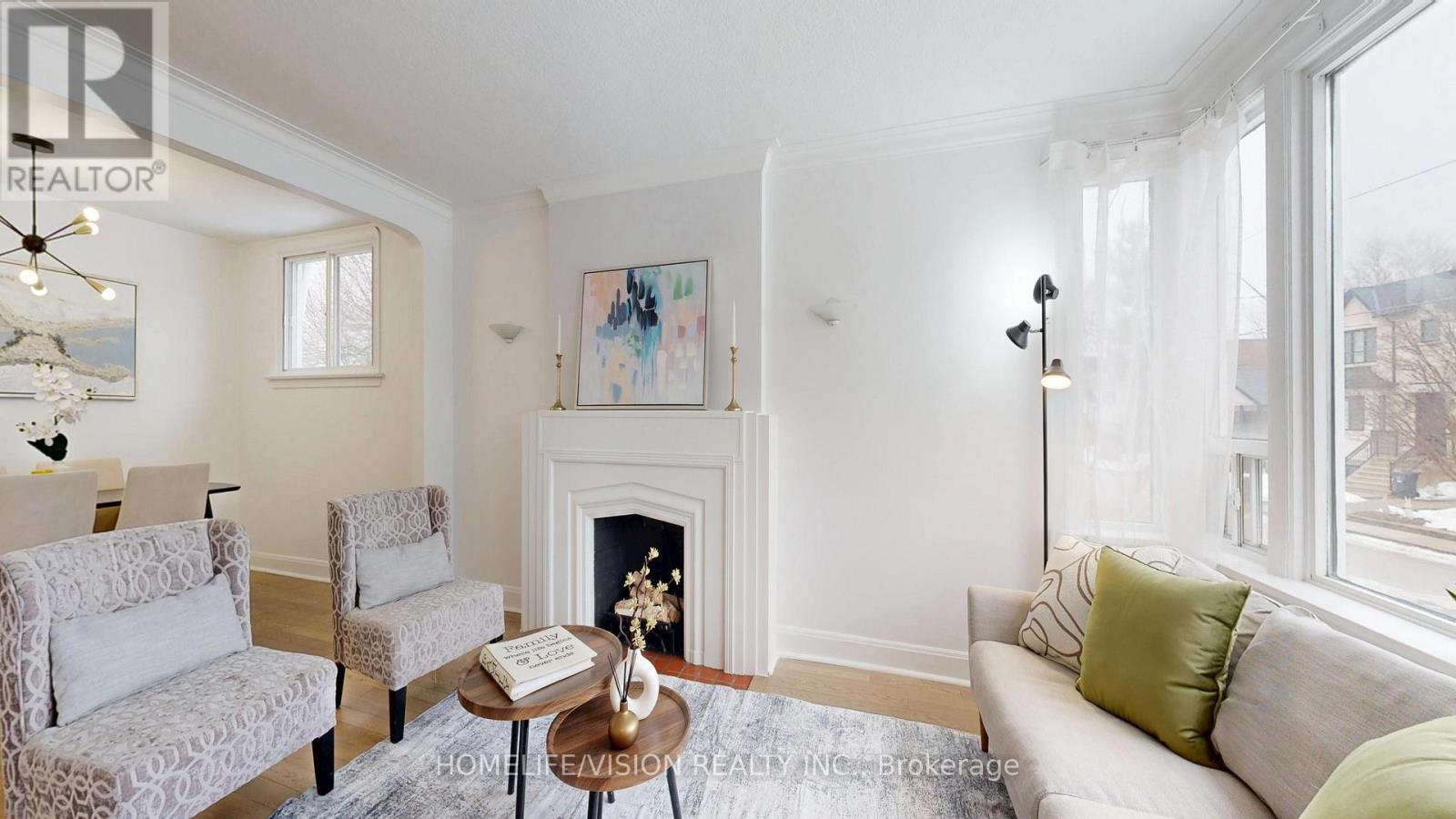 37 Davies Crescent, Toronto, Ontario  M4J 2X7 - Photo 3 - E12857220