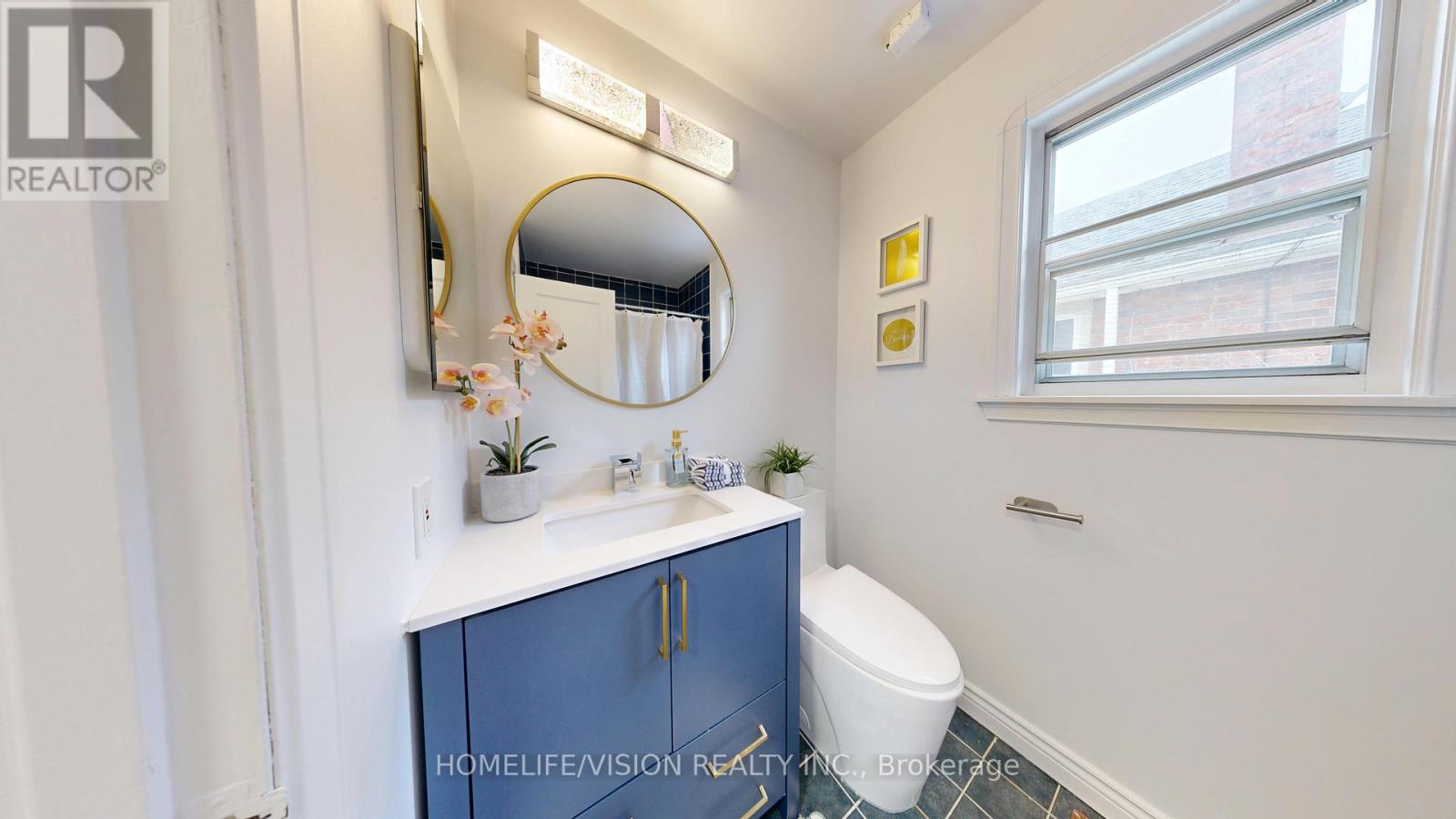 37 Davies Crescent, Toronto, Ontario  M4J 2X7 - Photo 13 - E12857220